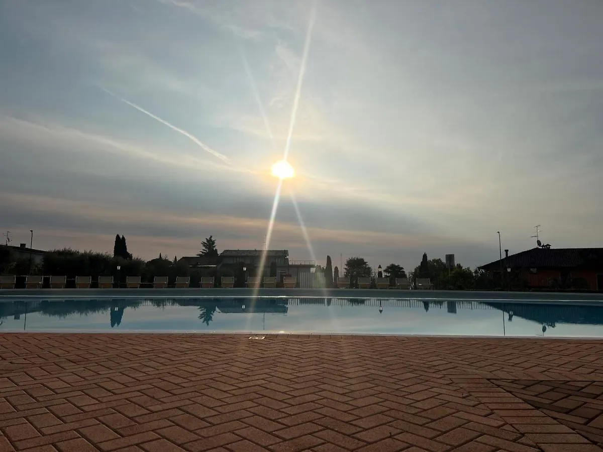 Le Terrazze Sul Lago Hotel & Residence Padenghe sul Garda İtalya