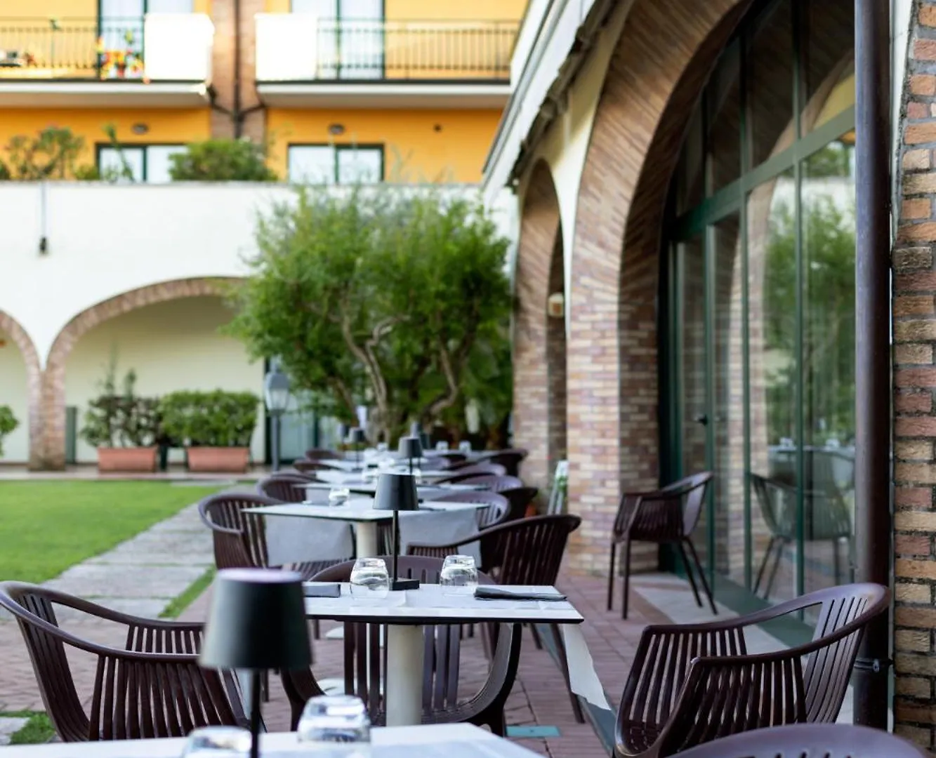 Le Terrazze Sul Lago Hotel & Residence Padenghe sul Garda Apart Otel