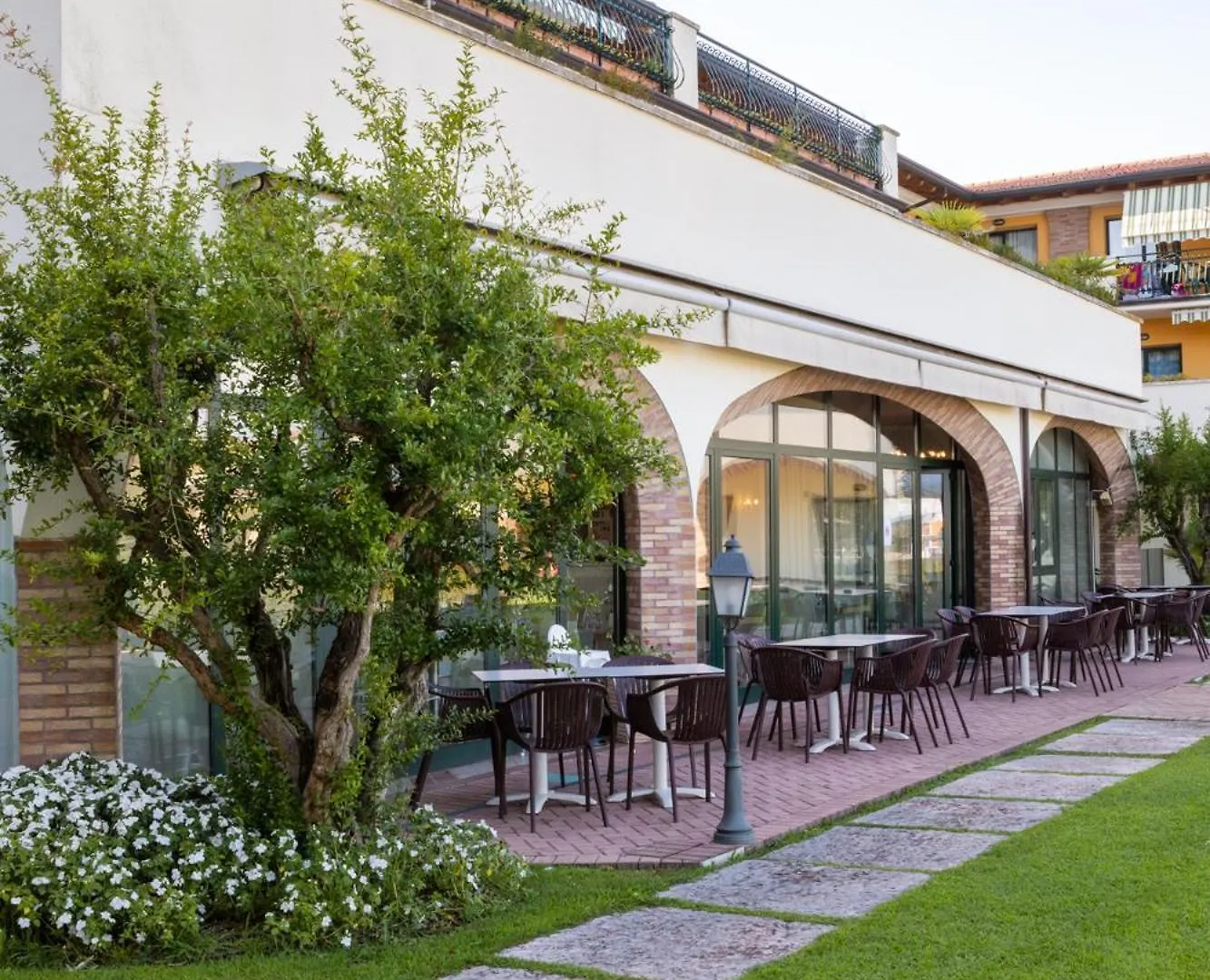Le Terrazze Sul Lago Hotel & Residence Padenghe sul Garda İtalya