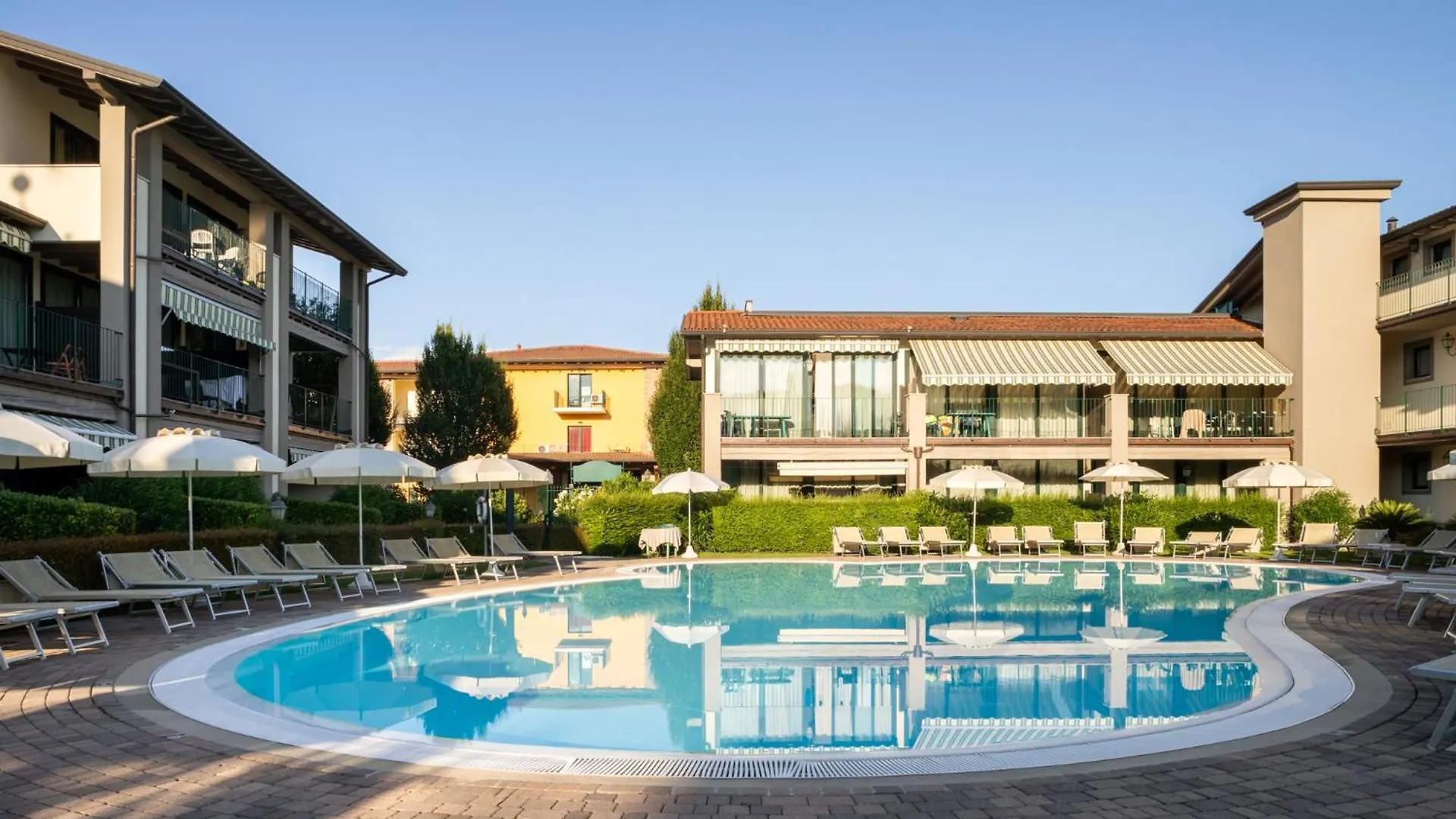 **** Aparthotel Le Terrazze Sul Lago Hotel & Residence Padenghe sul Garda Italy