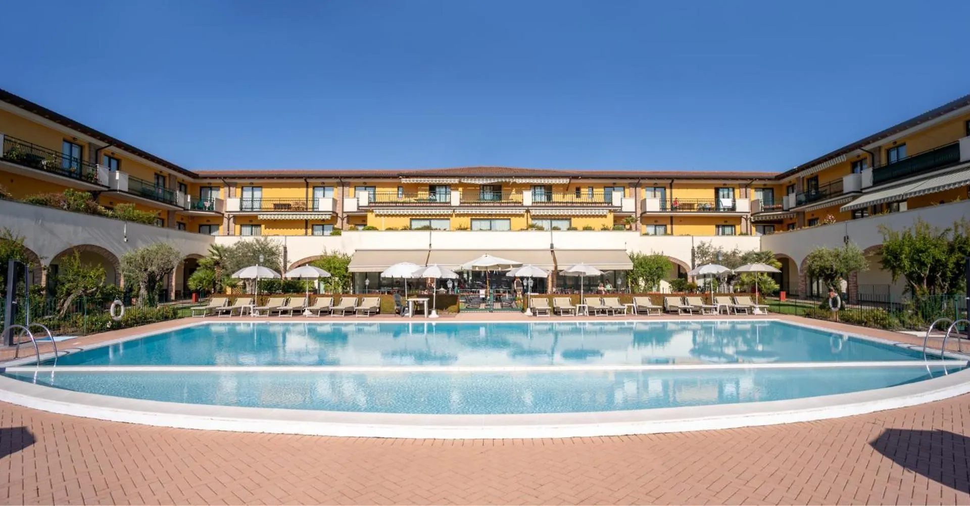 **** Aparthotel Le Terrazze Sul Lago Hotel & Residence Padenghe sul Garda Italy