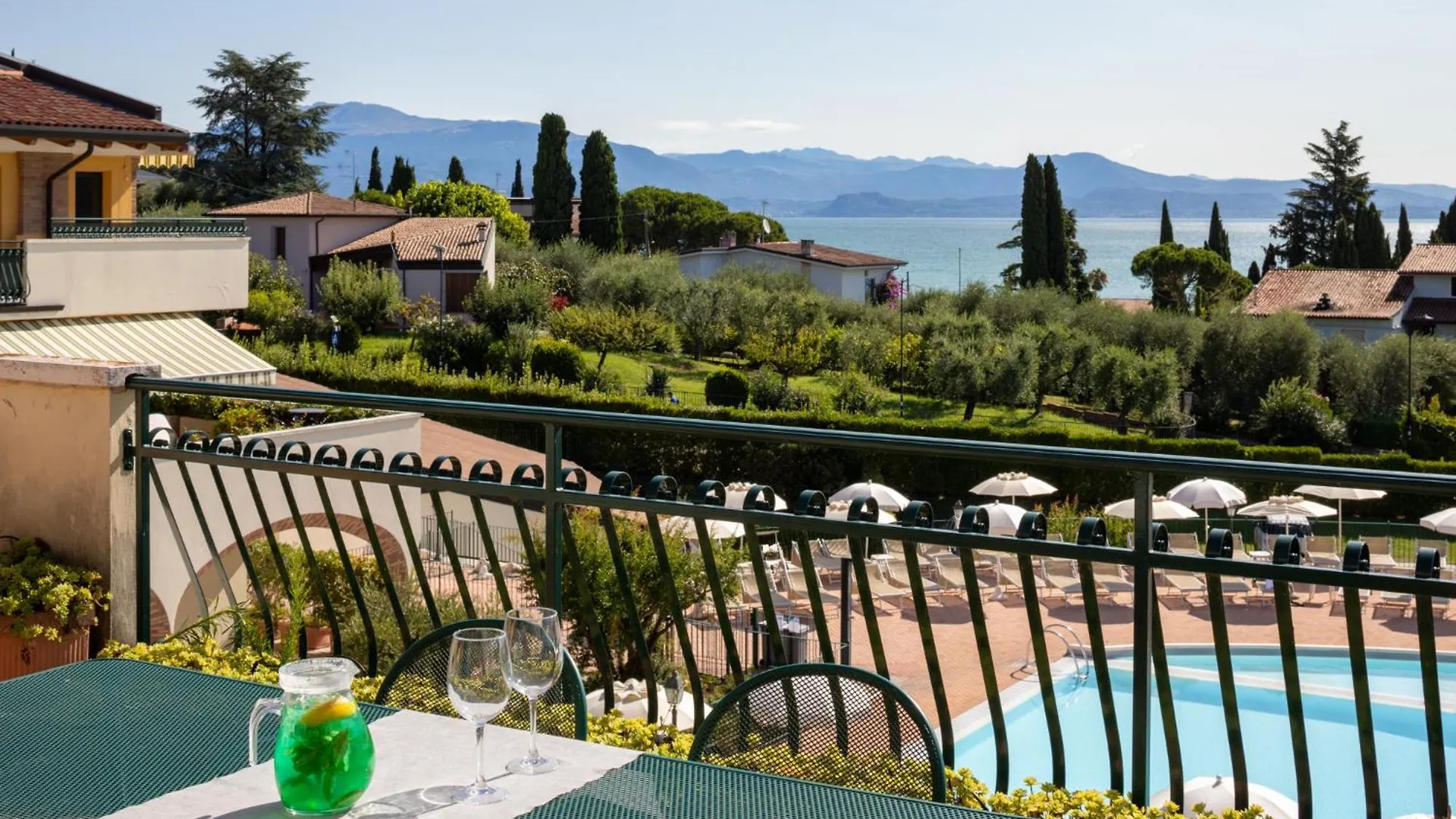 Aparthotel Le Terrazze Sul Lago Hotel & Residence Padenghe sul Garda