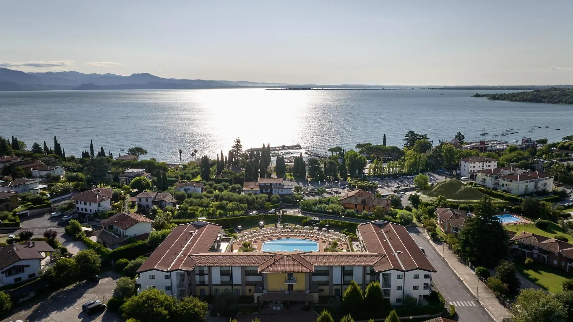 Le Terrazze Sul Lago Hotel & Residence location